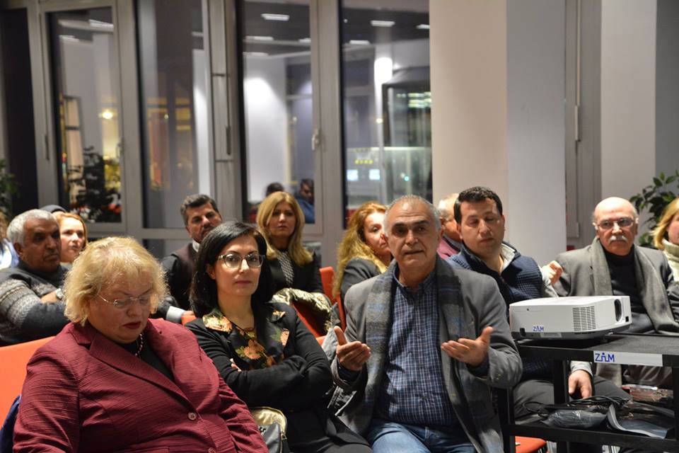 51249279_10212291816313053_8783213862691274752_n