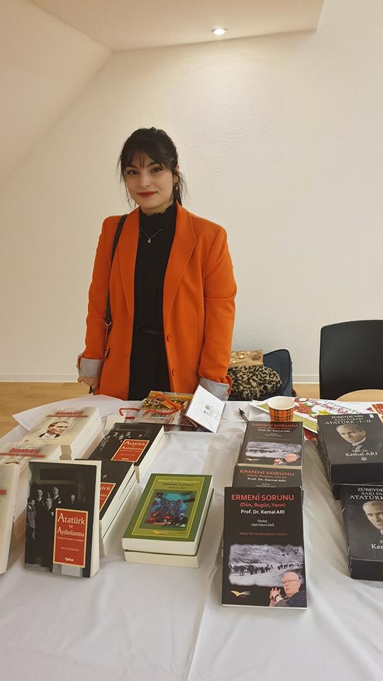 53236080_563091707526435_6615443486424432640_n